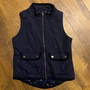 Girls Gap Kids size 6-7 navy blue vest. New without tags. No smoking no pets hm